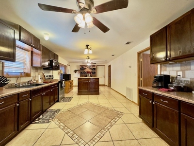 Remarkable 3 BR 2 Bath Home in Iraan, TX - image 34