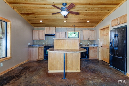 West Central Texas Lakefront home in San Angelo - image 9