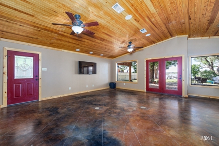 West Central Texas Lakefront home in San Angelo - image 8