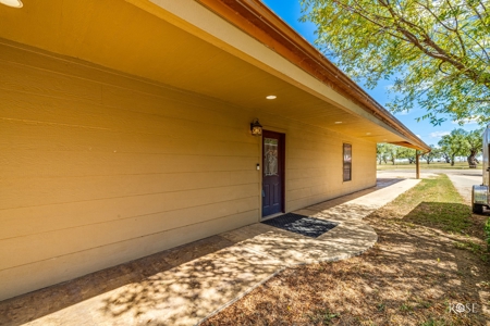 West Central Texas Lakefront home in San Angelo - image 5
