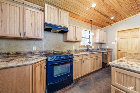 West Central Texas Lakefront home in San Angelo - image 10
