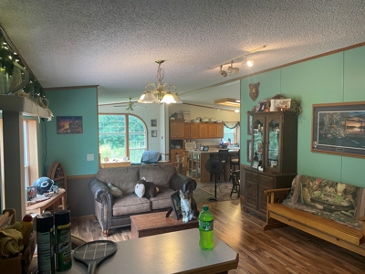 Perfect Country Retreat Ideally Located Just Outside Decorah - image 8