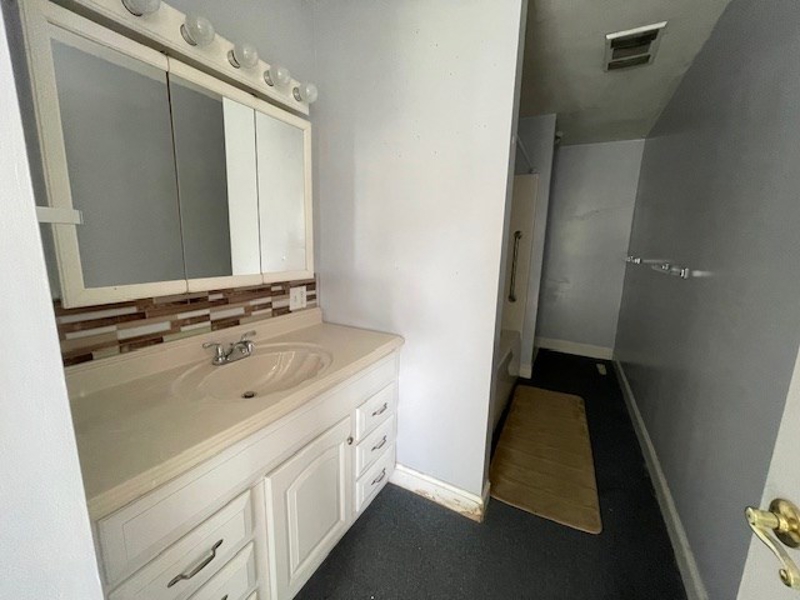 Flirst floor bathroom