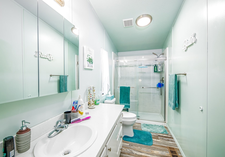 Jennifer Thomas Realtor United Country Home 