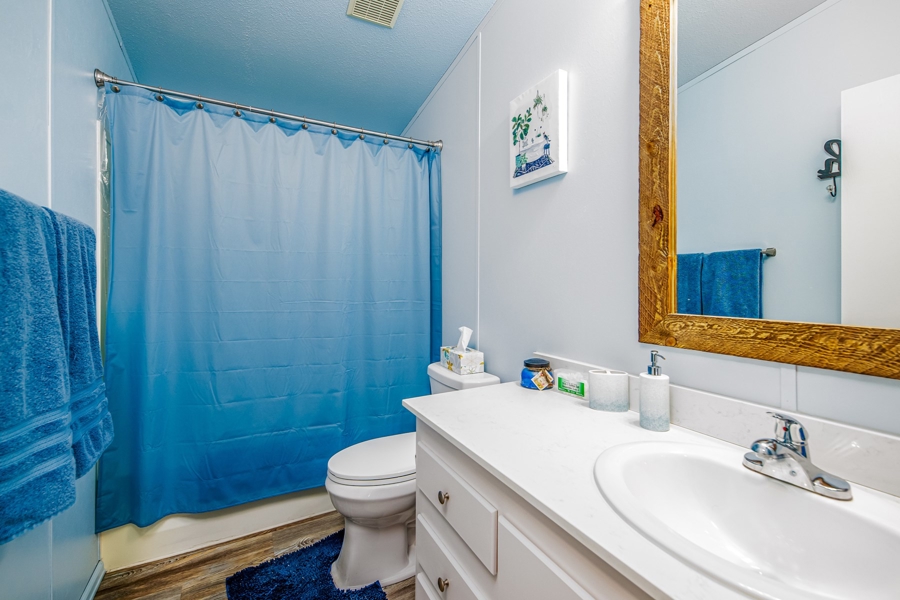 Jennifer Thomas Realtor United Country Home 