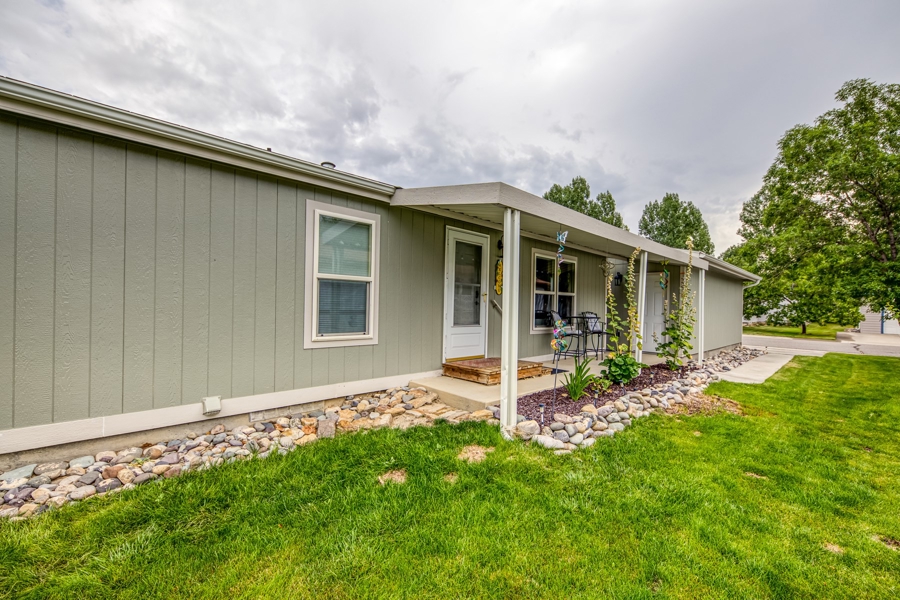 Jennifer Thomas Realtor United Country Home 