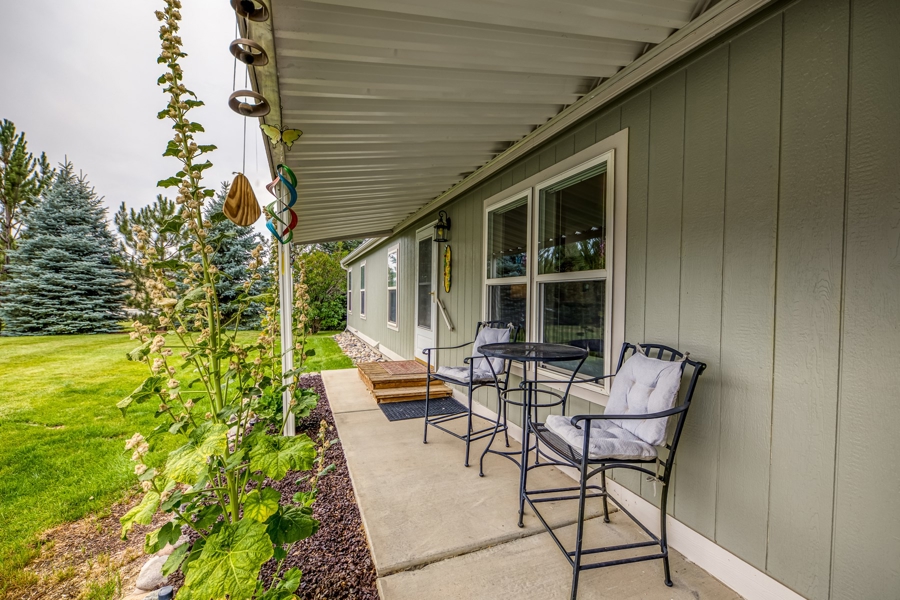 Jennifer Thomas Realtor United Country Home 