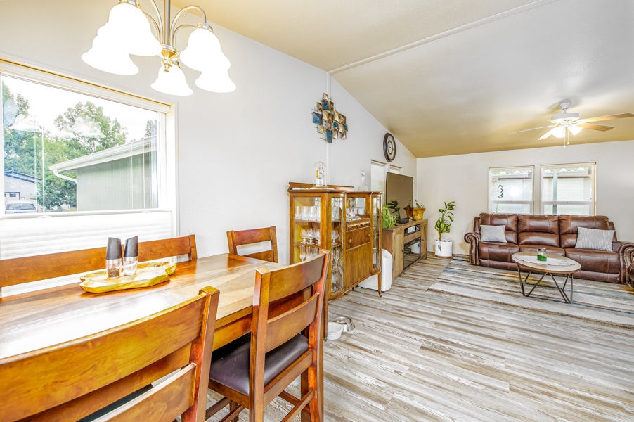 Jennifer Thomas Realtor United Country Home 