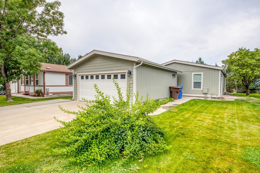 Jennifer Thomas Realtor United Country Home 