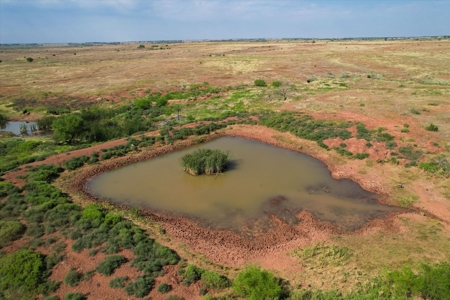 480 Acre Hunting and Cattle Ranch in Harmon County, SW OK - image 20
