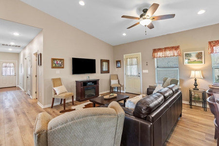 Country Home on 14 Acres, Live Oak County!! - image 8