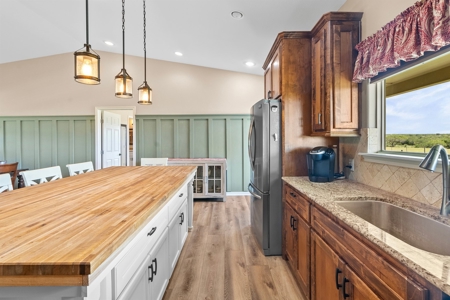 Country Home on 14 Acres, Live Oak County!! - image 14