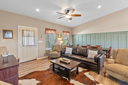Country Home on 14 Acres, Live Oak County!! - image 7