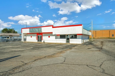 Restaurant Building For Sale in Clinton, Ok.!! - image 3