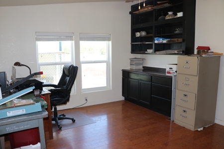 Off-grid Home with Guest Quarters on a Paved Rd for Sale - image 27