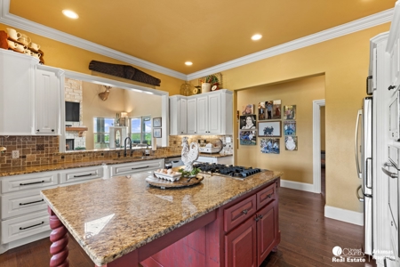 Custom build home with acreage and pond for sale in Arkansas - image 9