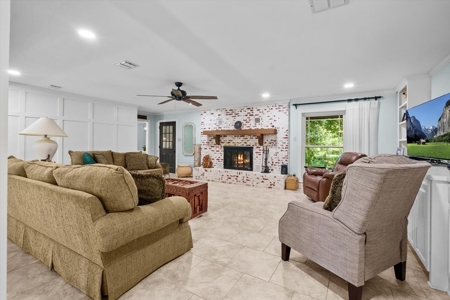 Spacious Renovated Home with Acreage in Liberty, MS - image 10