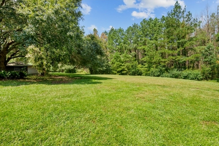 Spacious Renovated Home with Acreage in Liberty, MS - image 38