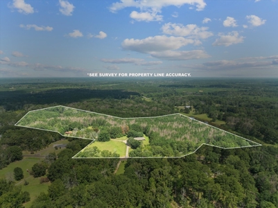 Spacious Renovated Home with Acreage in Liberty, MS - image 2