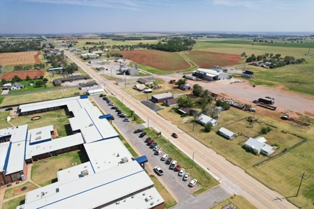Commercial Bldg for Sale & Residential Lot in Burns Flat, OK - image 8