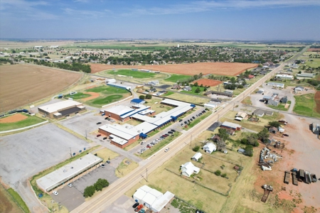 Commercial Bldg for Sale & Residential Lot in Burns Flat, OK - image 9