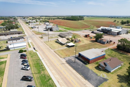 Commercial Bldg for Sale & Residential Lot in Burns Flat, OK - image 3