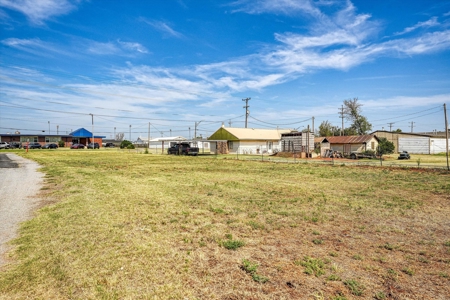 Commercial Bldg for Sale & Residential Lot in Burns Flat, OK - image 26