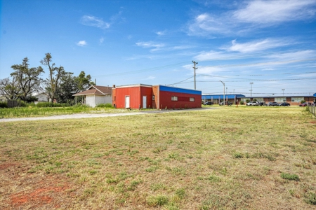 Commercial Bldg for Sale & Residential Lot in Burns Flat, OK - image 24
