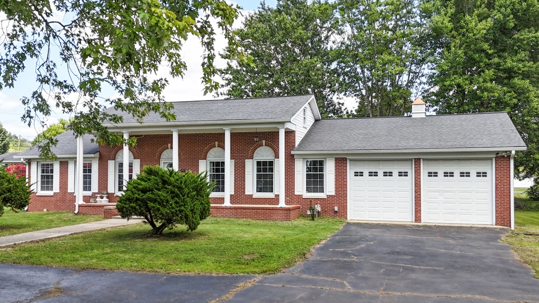 Home for sale in Libety Kentucky