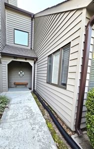 Lakefront Condo with Stunning Kerr Lake Views! - image 8