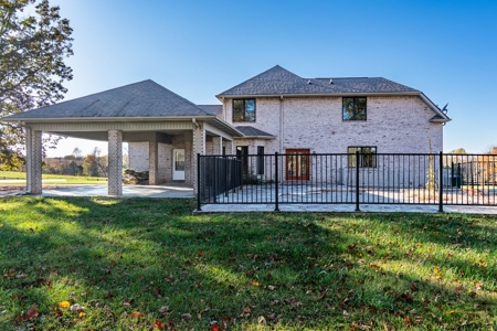 Home Near Lake Cumberland in Albany, Kentucky - image 4