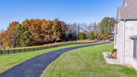 Home Near Lake Cumberland in Albany, Kentucky - image 44