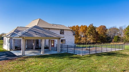 Home Near Lake Cumberland in Albany, Kentucky - image 14