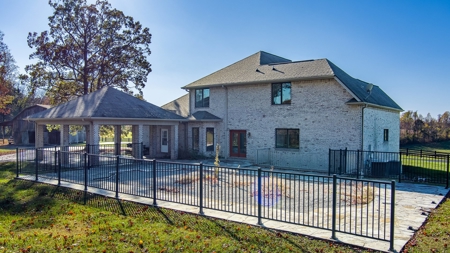 Home Near Lake Cumberland in Albany, Kentucky - image 15