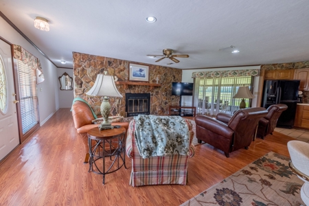 Chiefland Country Home For Sale! - image 25