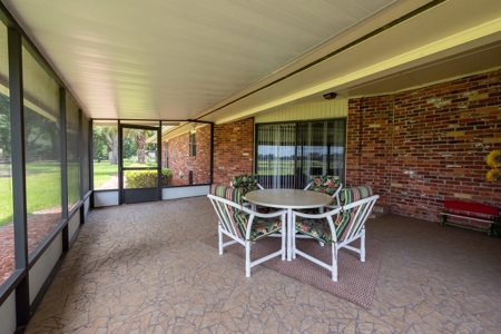 Chiefland Country Home For Sale! - image 10