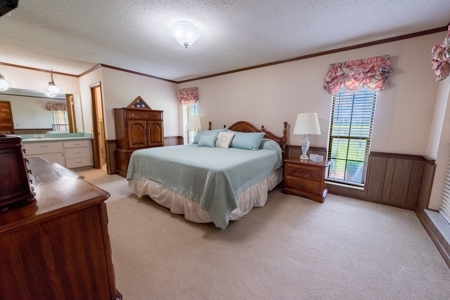 Chiefland Country Home For Sale! - image 40