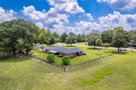 Chiefland Country Home For Sale! - image 6