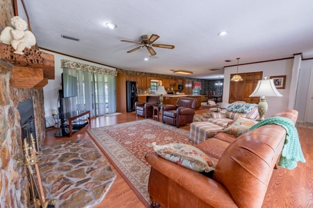 Chiefland Country Home For Sale! - image 24