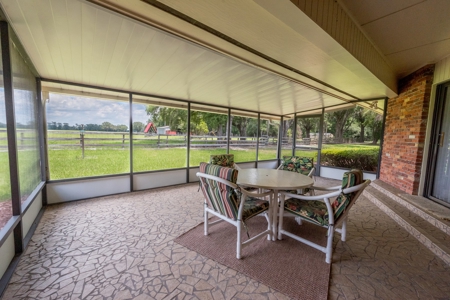 Chiefland Country Home For Sale! - image 9