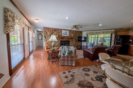 Chiefland Country Home For Sale! - image 26