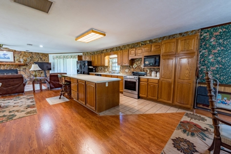 Chiefland Country Home For Sale! - image 32
