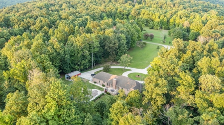 Home in Albany, Kentucky - image 4