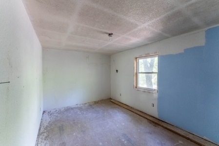 Shop House and Land for Sale in Oregon County Missouri - image 12
