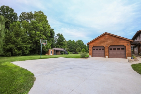 Country Home Retreat in Spencer, Indiana! - image 40