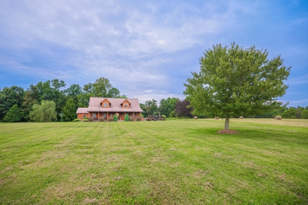 Country Home Retreat in Spencer, Indiana! - image 1