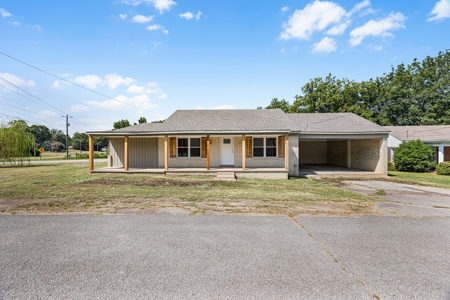 Newly Remodeled Brick Home in Gadsden, TN - Crockett County - image 1