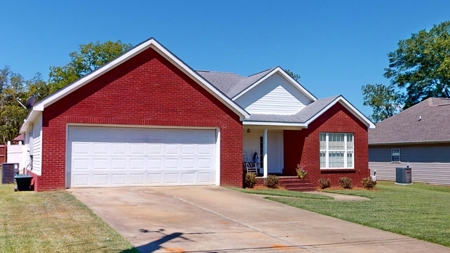 Dream Home in Luverne, AL - image 29