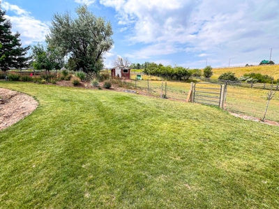Gorgeous Home With Acreage On Outskirts Of Lewistown - image 40