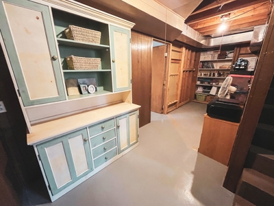 Gorgeous Home With Acreage On Outskirts Of Lewistown - image 27